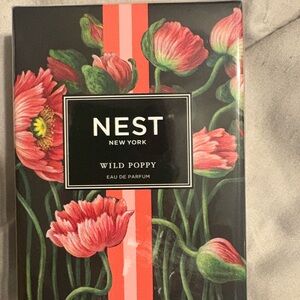 NEST Fragrances Wild Poppy Perfume with Red and Green Design